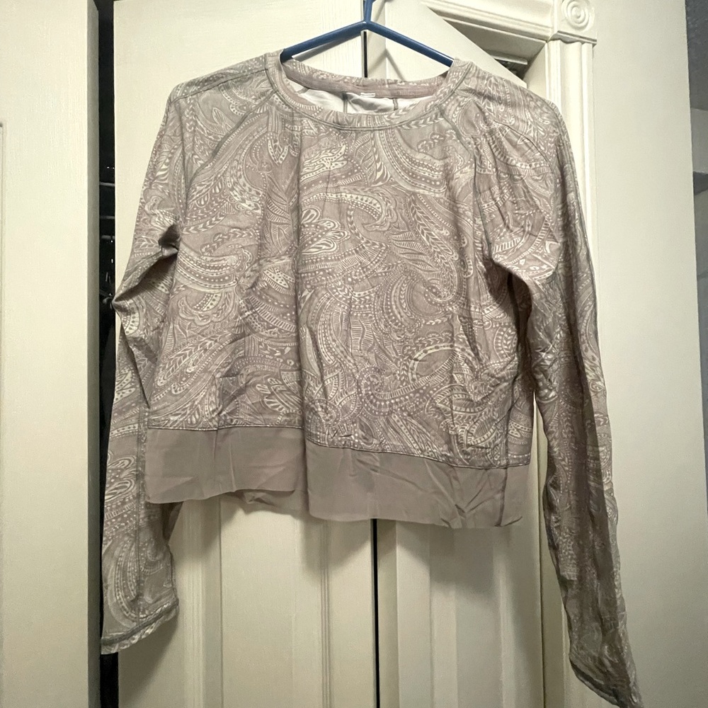Long sleeve Lululemon shirt